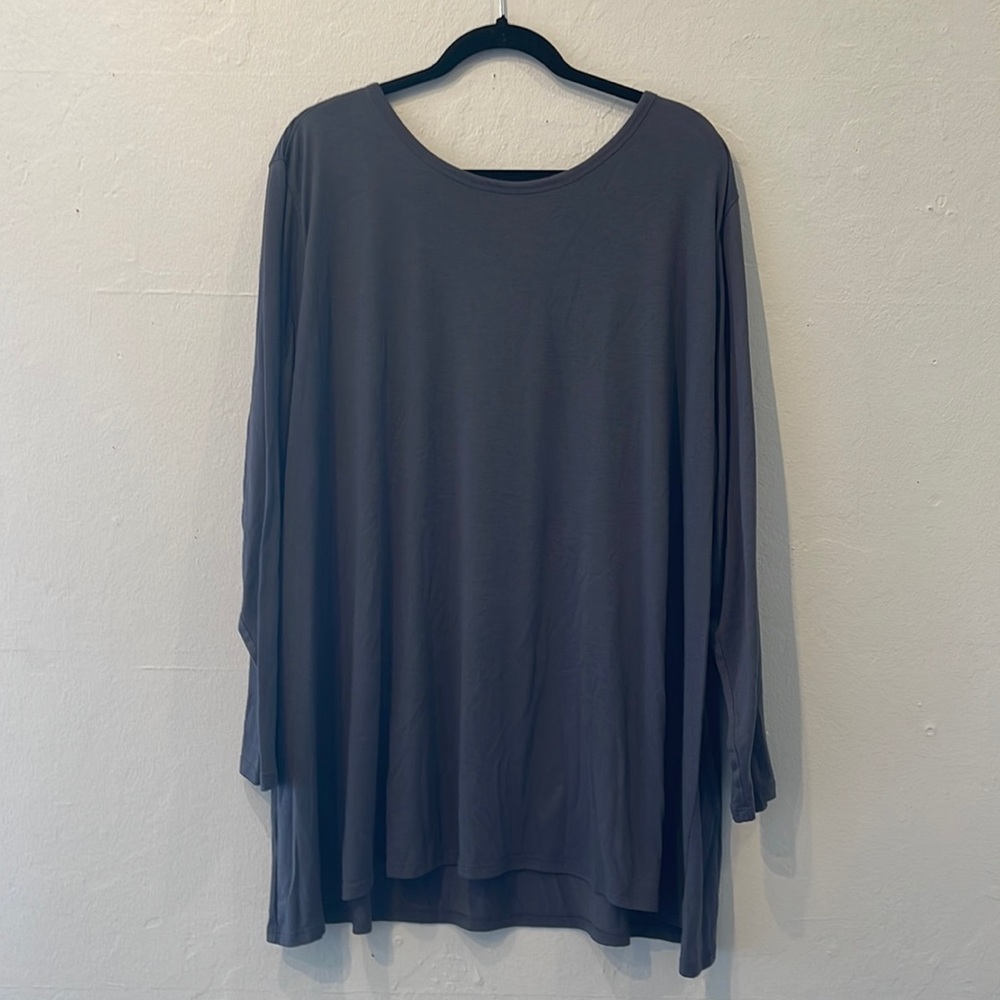 Plus size blue Old Navy active tee w/ mesh striped back panel